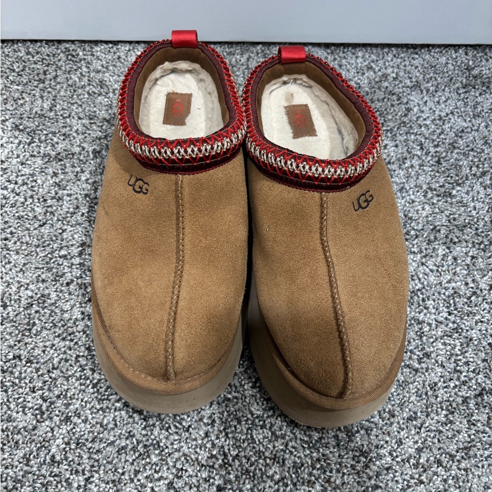 UGG Tazz Chesnut Size 10